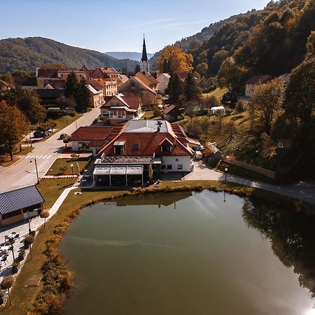 Kozjanski Dvor Podčetrtek Exteriör bild
