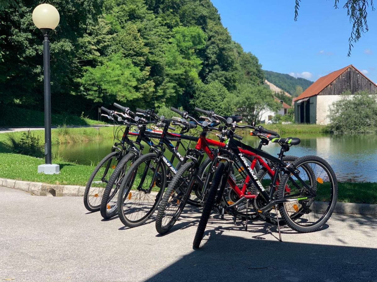 Kozjanski Dvor Podčetrtek Exteriör bild