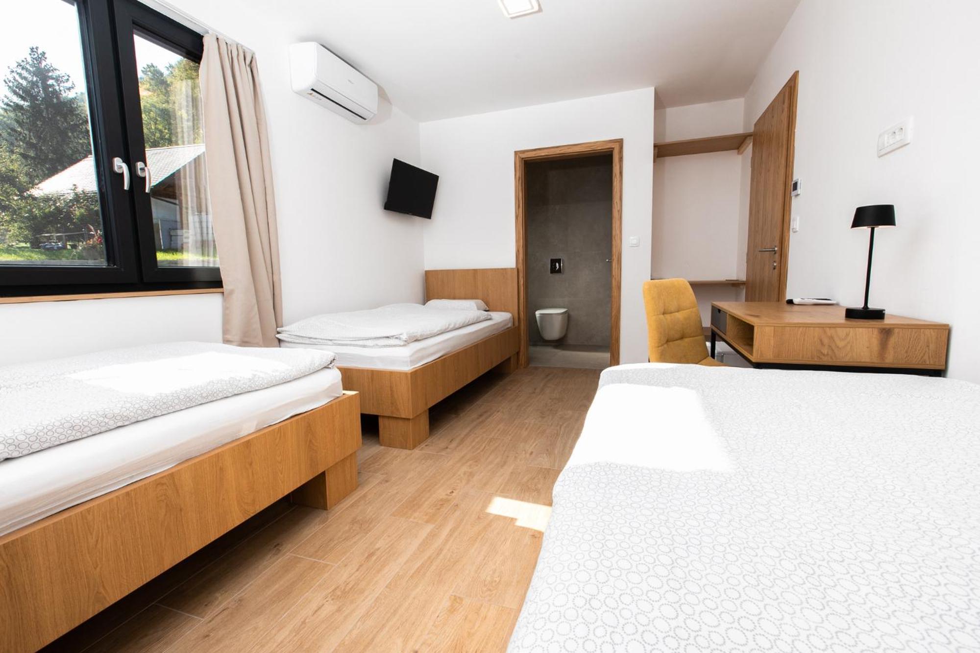 Kozjanski Dvor Podčetrtek Exteriör bild
